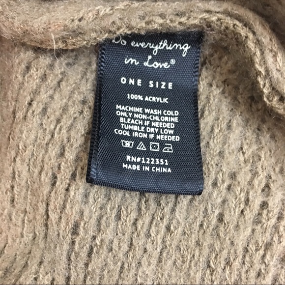 Do Everything In Love One Size Poncho Sweater Lot - Picture 4 of 7